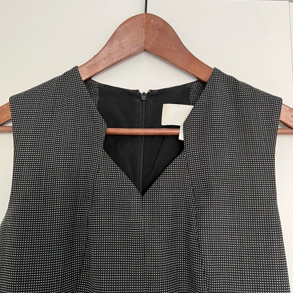 Hugo Boss shift dress, size 4 - Picture 2 of 3